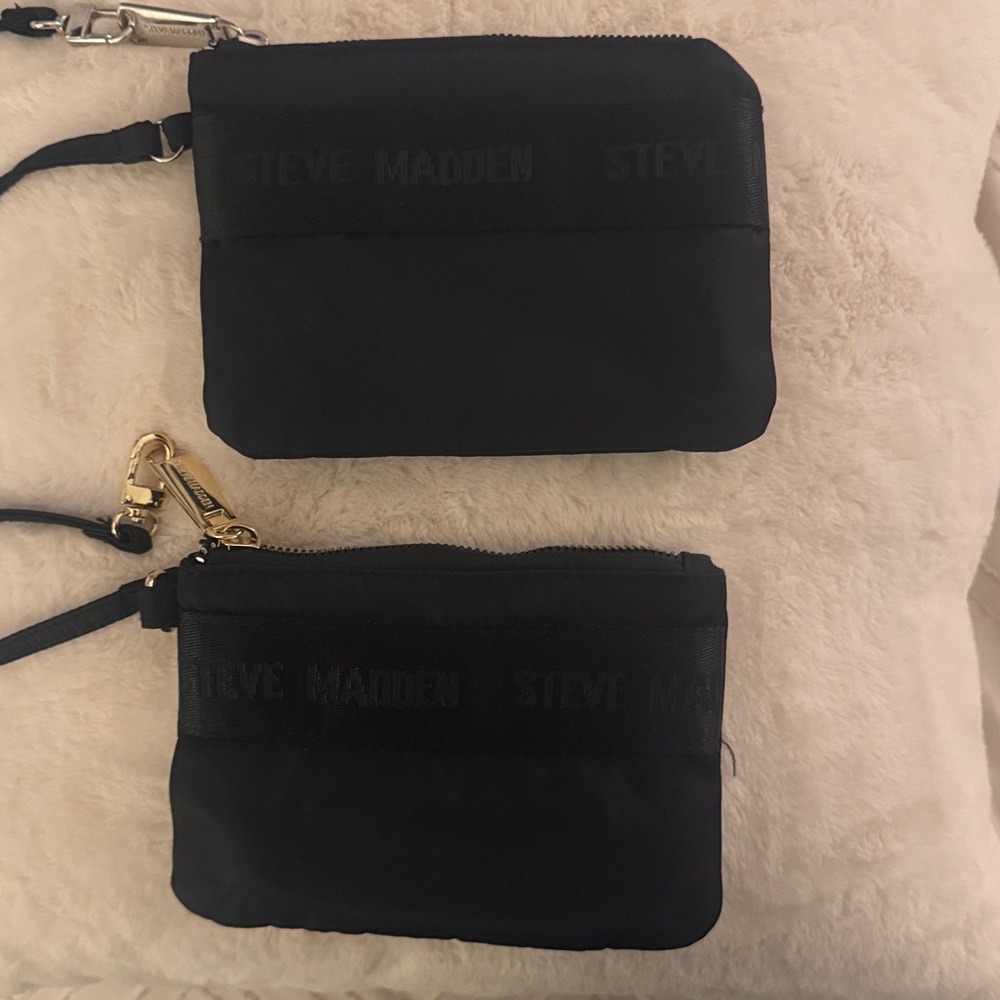 Steve Madden Black Wristlet Bag in gold and silver